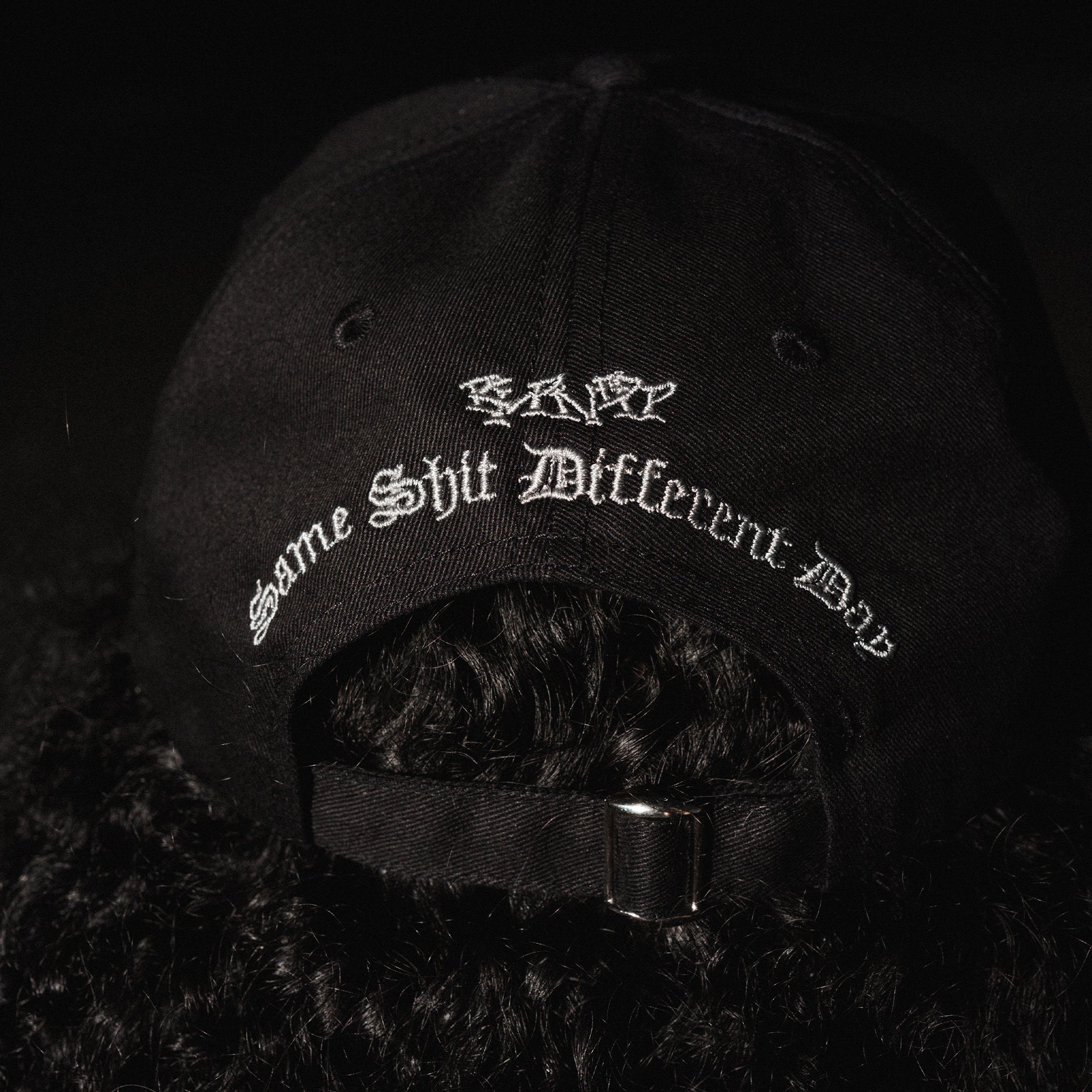 DIFFERENTDAY DAD HAT