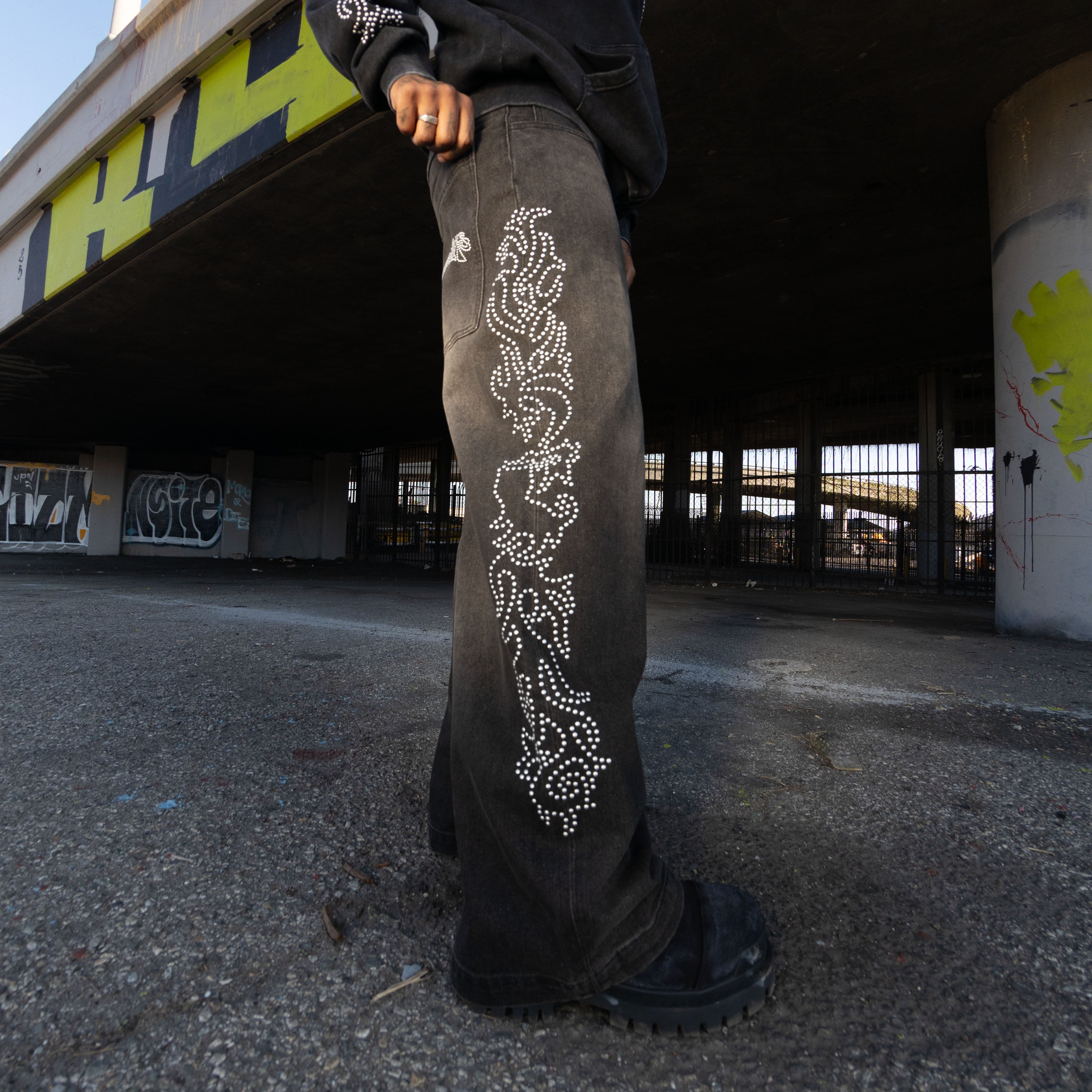 PRETTY FLACKO EXTRA WIDE LEG PANTS (BLACK VINTAGE WASH)