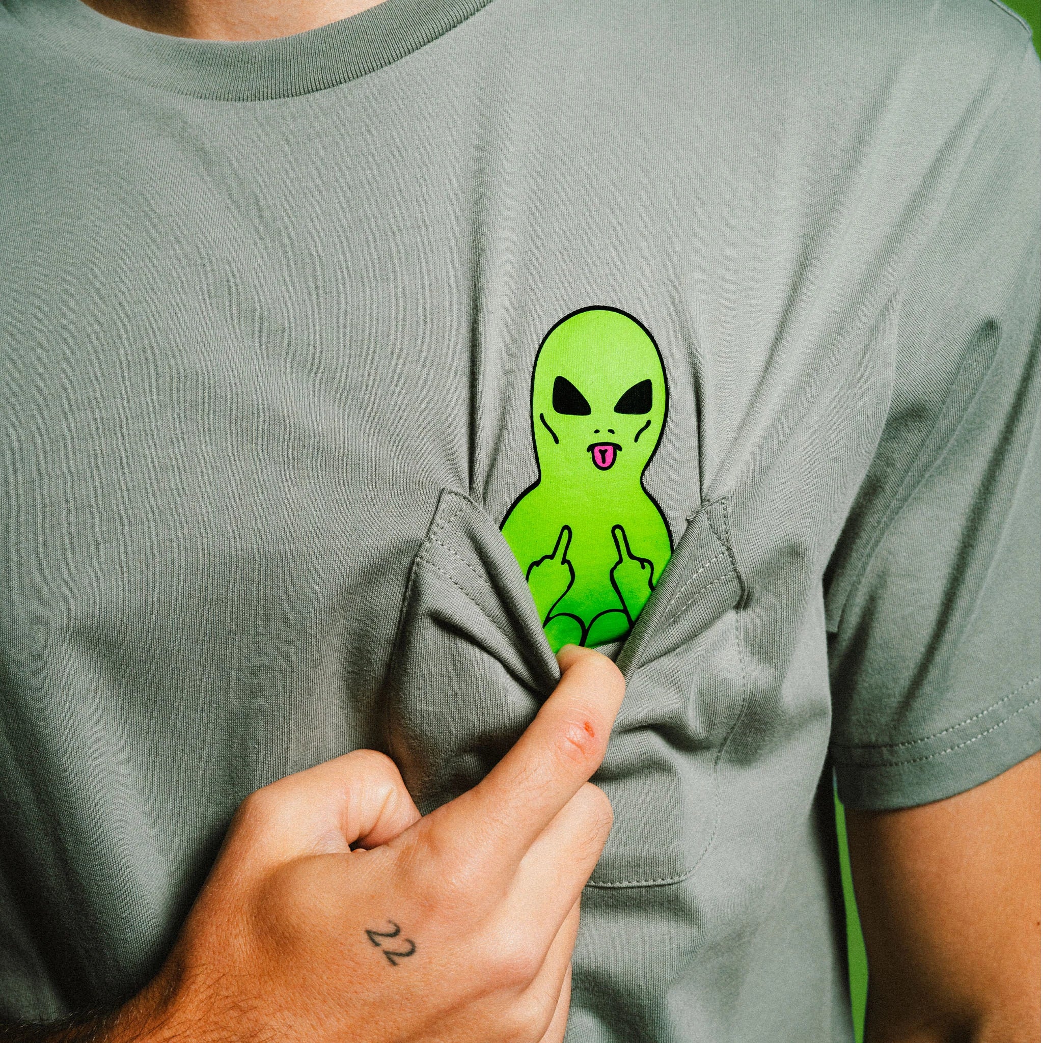 LORD ALIEN POCKET TEE (DUSTY SAGE)